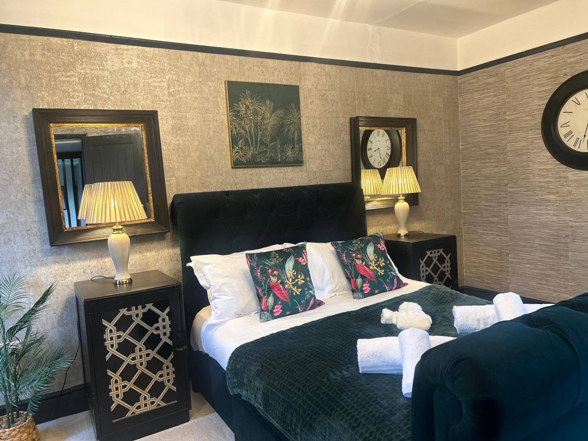 Park View Is A Beautiful Whole Entire House Close To Town Centre, Sleeps 8 In 4 Rooms, 2 Doubles And 4 Single Beds With 2 Shower Rooms, Available For Holidays, Insurance Stays, Trades People, Contractors, Pets Welcome Wisbech Exterior foto